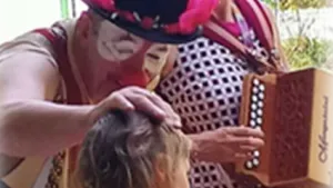 Approche clownesque dans le Doubs DRA25 Fondation Orange