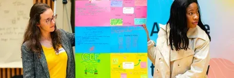 Au Créathon, deux élèves de Grigny partagent leur travail