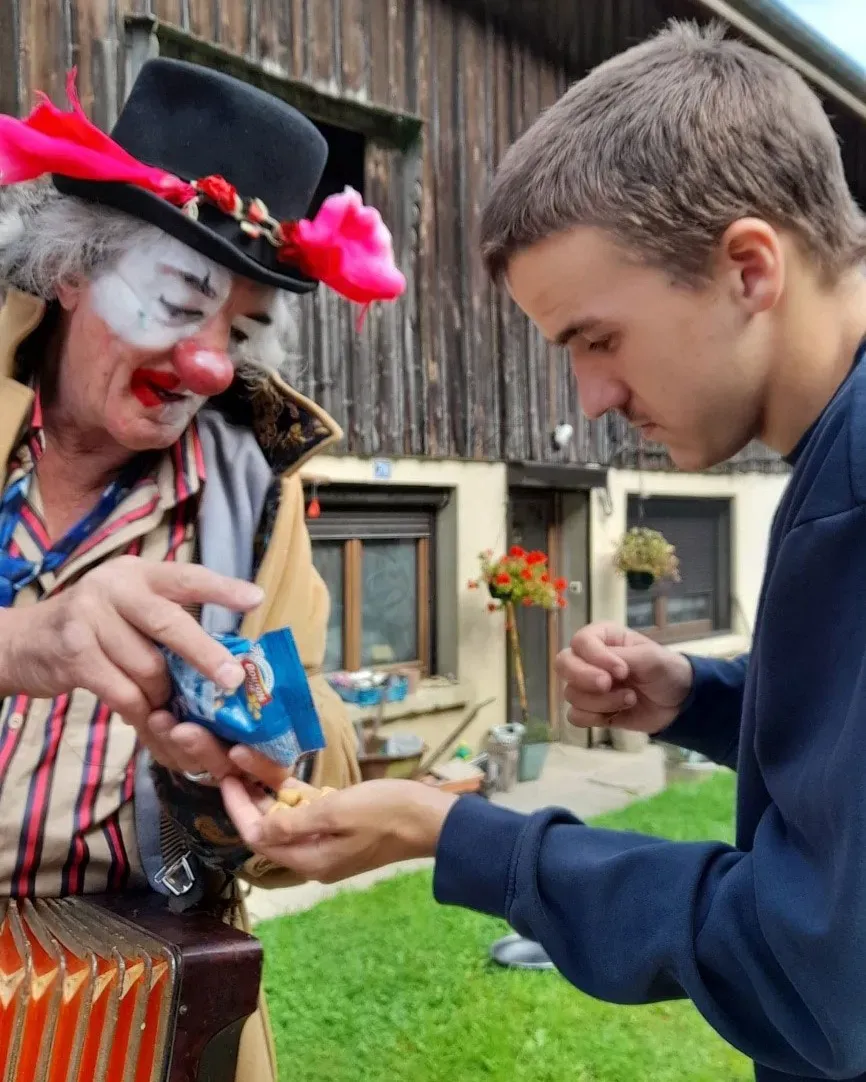 « Les enfants avec autisme font de grand progrès sur l’accès à la musique et communiquent incroyablement par ce biais »
